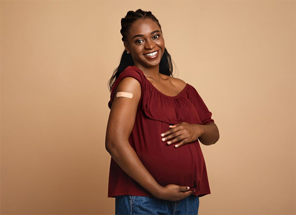 La vacunación contra la influenza durante el embarazo no se vincula con los defectos de nacimiento  
